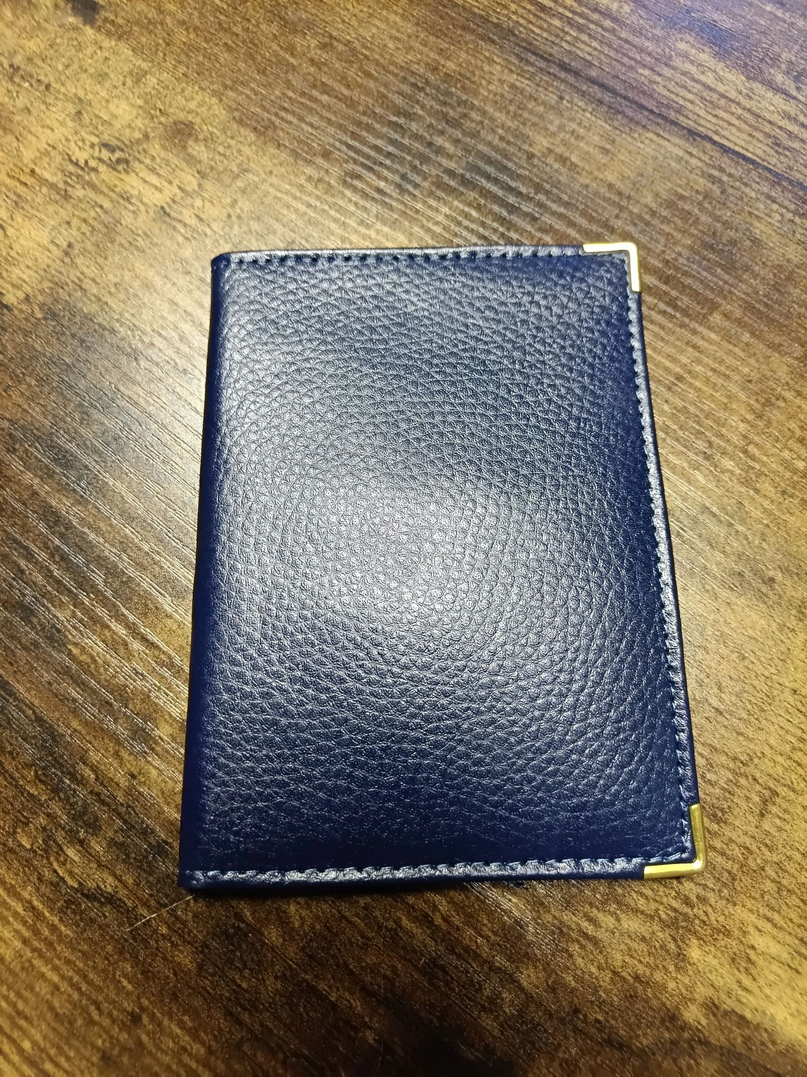 Pore feuille bleu marine
